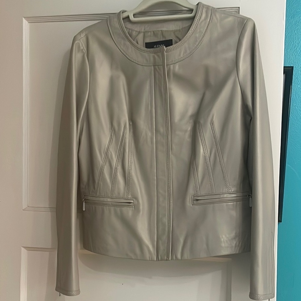 Alfani Cream Leather Jacket with Fitted Silhouette and Minimalist Design
